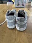 nike dunks 