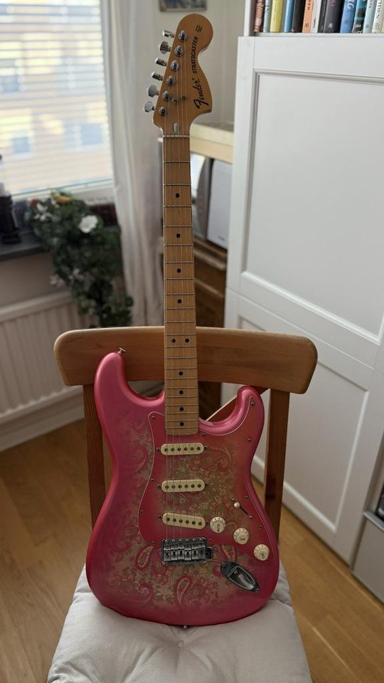 Fender Stratocaster paisley 