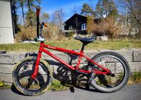Custombyggd 18 tums BMX