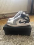Air Jordan 1 Mid 42,5