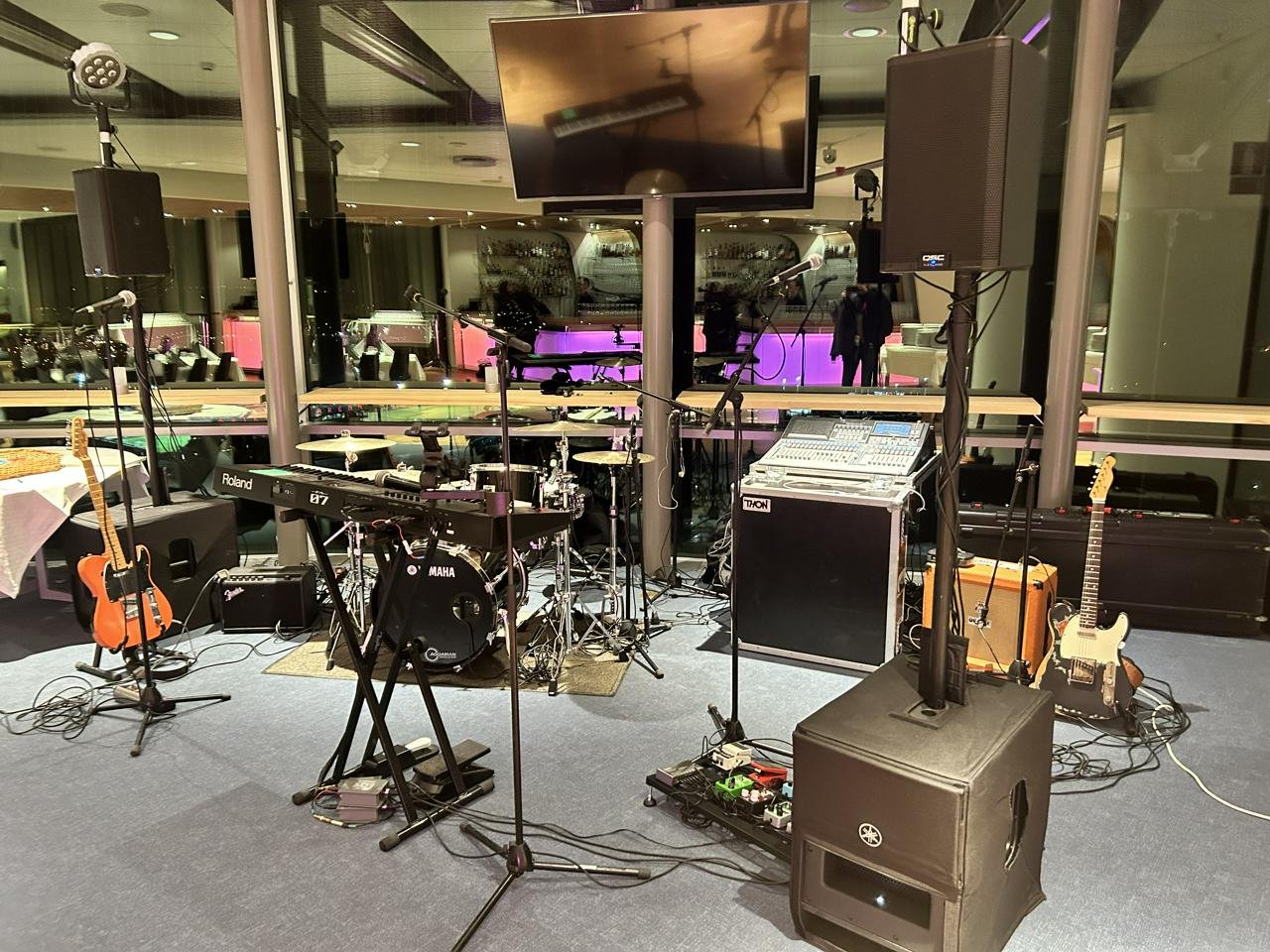 PA system med Yamaha DXS12 Mk...