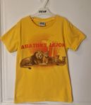 T-shirt Asiatisk Lejon. stl. 122/128 cl.  Mycket fint skick.