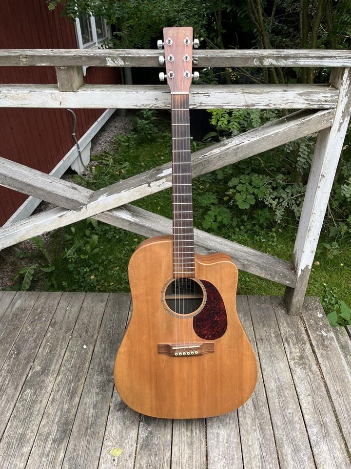 Martin DCX1KE – akustisk gita...