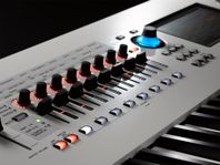 Yamaha Montage 6 white 