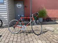 Retro Crescent räser