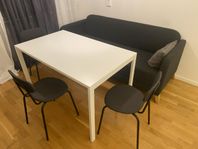 Bord (125x75cm) med 4 stolar 