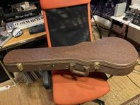 Gator Deluxe Case Vintage DC-Style