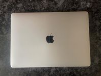 MacBook Pro 2017 silver 