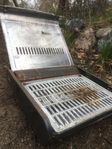 Bärbar gasolgrill med rost