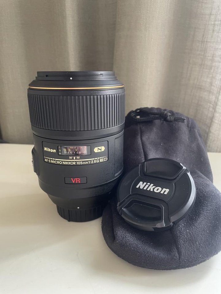 Nikon AF-S Micro Nikkor 105mm...