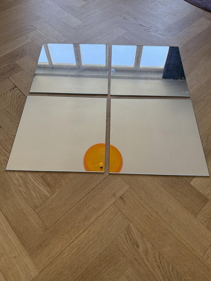 Fyra speglar 30×30 cm