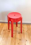 Kartell, pall Charles Ghost, röd