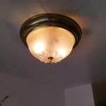 PLAFOND Vintage 1900-tal i frostat glas och metall.