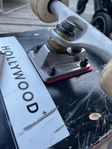 Komplett skateboard – Thunder truckar & Hollywood bräda