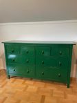 IKEA Hemnes byrå med 8 lådor, grönmålad