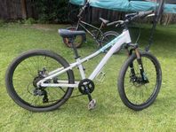 White 24 tums cykel