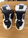 P448 Höga sneakers dam stl 40