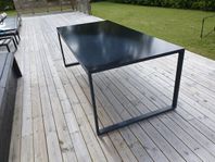 Mat/sällskapsbord till uteplatsen