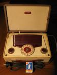 Bärbar rör radio Vidor CN430, batteri och nät, 1950-tal.