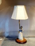 Bordslampa med Figurin o mässing- 1900-talets andra hälft
