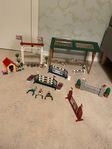 Schleich hoppbana med ridhus och figurer