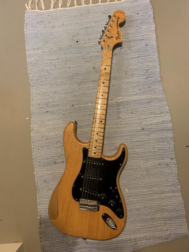 Fender Stratocaster 1977