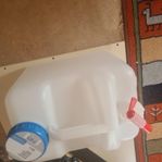 Vattendunk 20 liter, för dricksvatten. Ny med tappkran.