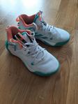 basketskor adidas stepback 3