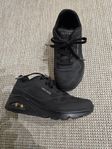  svarta sketchers storlek 37