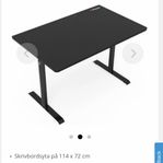 Gaming skrivbord 