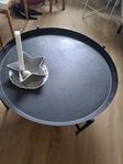 svart metall soffbord