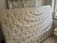Sänggavel beige sammet 210x140