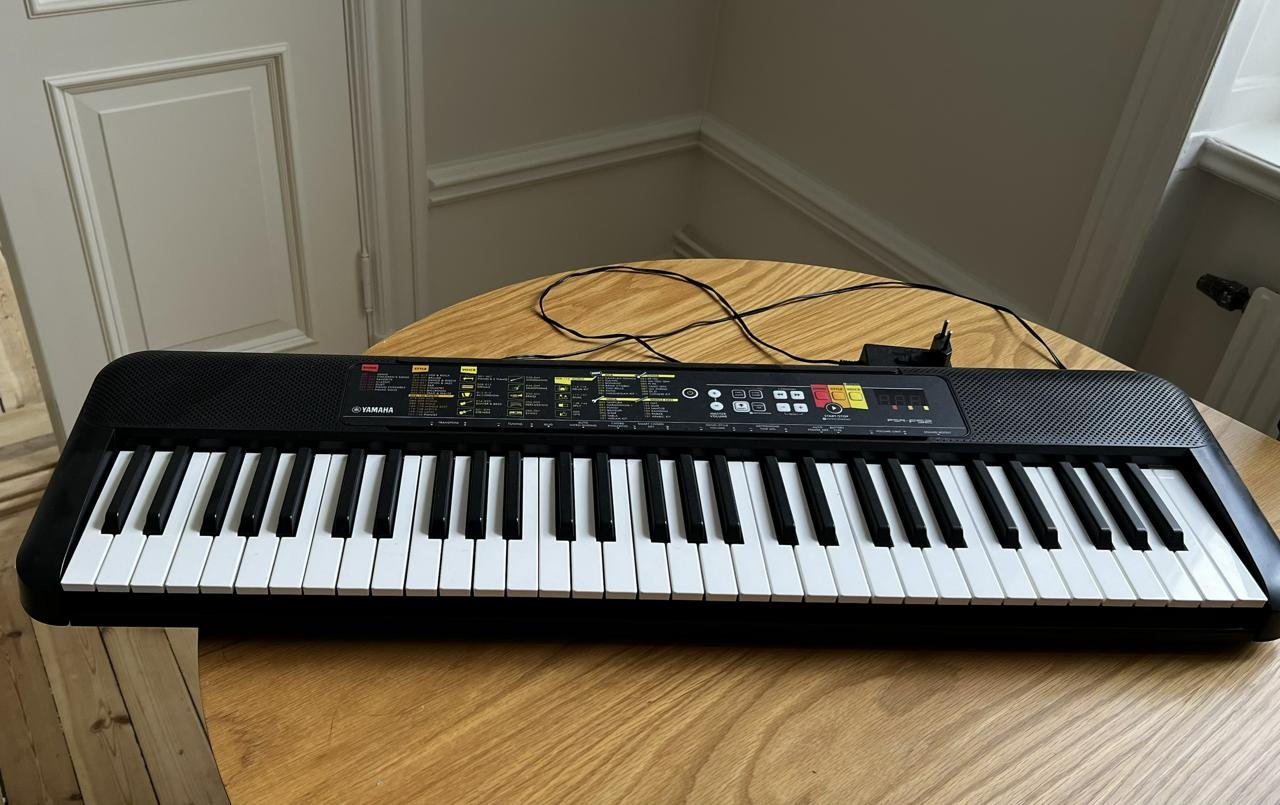 Keyboard Yamaha PSR-F52
