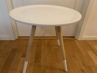 Sidobord / brickbord ca 48 cm i diameter