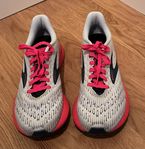 Brooks Hyperion Tempo/Saucony Triumph RFG/Salomon Aero Glide