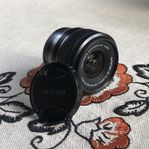 Fujifilm Fujinon XC 15-45mm f/3,5-5,6 OIS PZ, svart