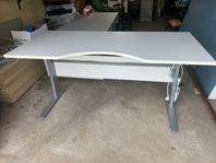 Skrivbord höj och sänkbart