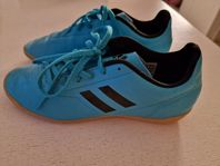 Adidas fotbollsskor
