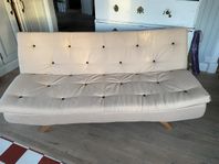 Nätt bäddsoffa i futonstil från Trendrum