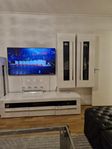 tv bänk och två hyllor 