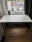 Skrivbord 120cm från Ikea 
