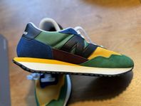 New Balance 237 