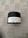 Oöppnad body scrub från Under Your Skin