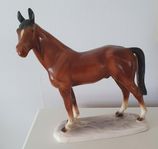 Stor häst i porslin
