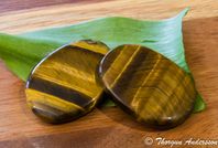 2 fina Tigeröga handsten kristaller palmstone newage wicca