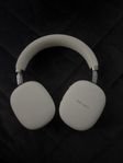 Vita over-ear hörlurar från Bright