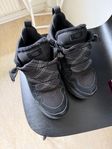 Ugg lowmel svart 