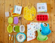 Paket med babyartiklar – haklappar mm