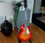 Epiphone Les Paul Heritage Cherry Sunburst. Med Hardcase