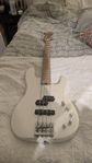 Charvel bas